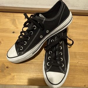 Mens Chucks Shoes. Worn ONCE! They could also be worn in Womens size 8.